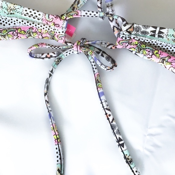 DONATED Victoria’s Secret Bikini top 34D - Picture 2 of 6